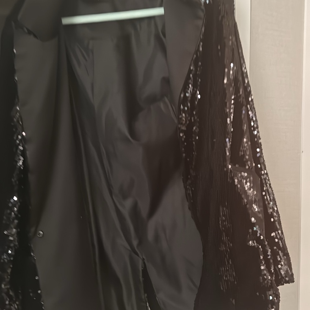 Beautiful sequence blazer - Picture 3 of 3